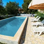 House Stone Curlew 1 * Lisane Tinjske