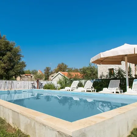 House Stone Curlew 1 * Lišane Tinjske