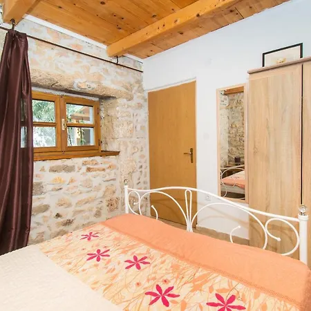 House Stone Curlew 1 Lišane Tinjske